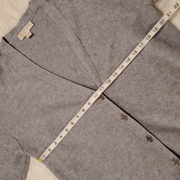 Like new Michael Kors cardigan sweater - Picture 3 of 10